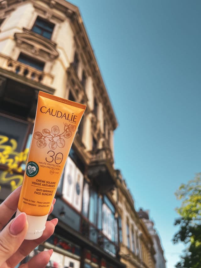 Caudalie Paris Anti-Wrinkle Face Suncare SPF30 review photo by EnolaJeProbala