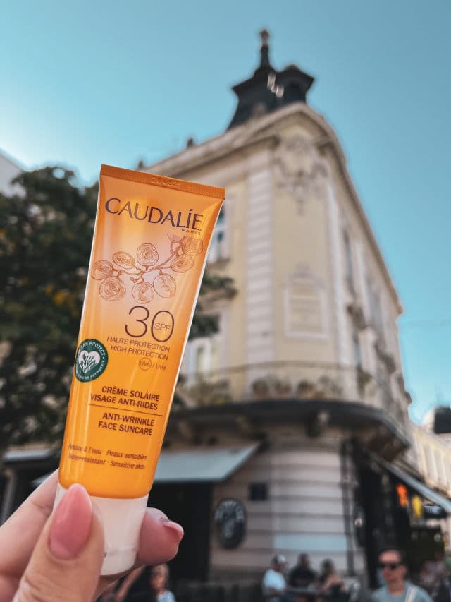 Caudalie Paris Anti-Wrinkle Face Suncare SPF30 review photo by EnolaJeProbala