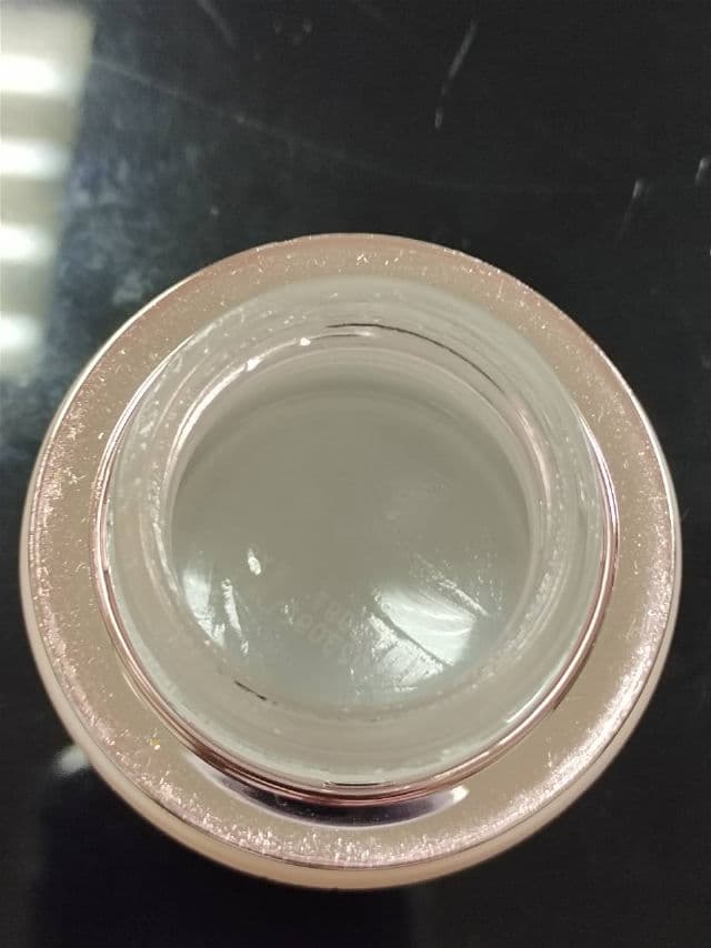 Sulwhasoo Bloomstay Vitalizing Eye Cream review photo by viviwidjaja7