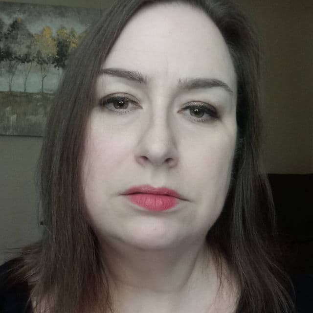 Too Faced Peach Frost Melting Powder Highlighter review photo by Jolivares1717