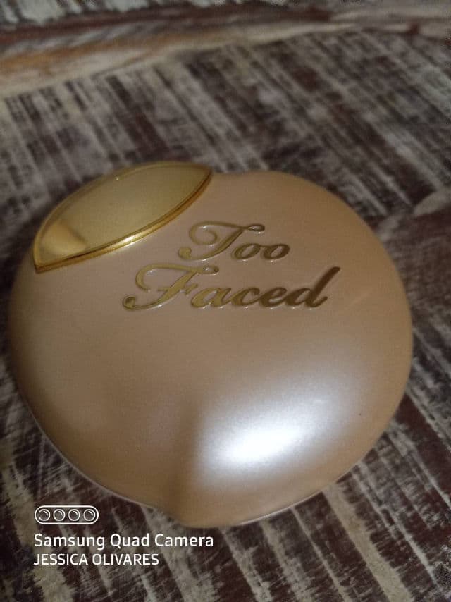 Too Faced Peach Frost Melting Powder Highlighter review photo by Jolivares1717