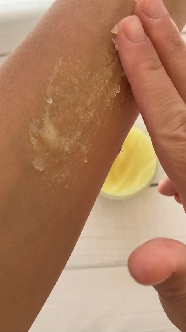 Ziaja Lemon Cake Body Scrub review photo by Beautyadictas