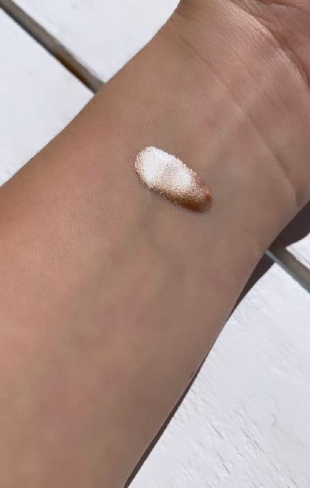 Iconic London Illuminator - Original review photo by Beautyadictas