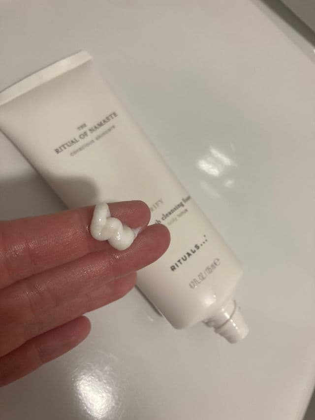 Rituals The Ritual of Namaste Velvety Smooth Cleansing Foam review photo by Beautyadictas