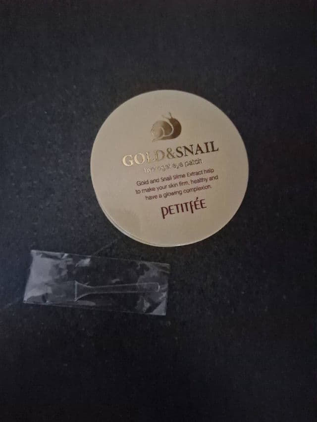 Petitfee Gold & Snail Hydrogel Eye Patch review photo by Camillegerolimon