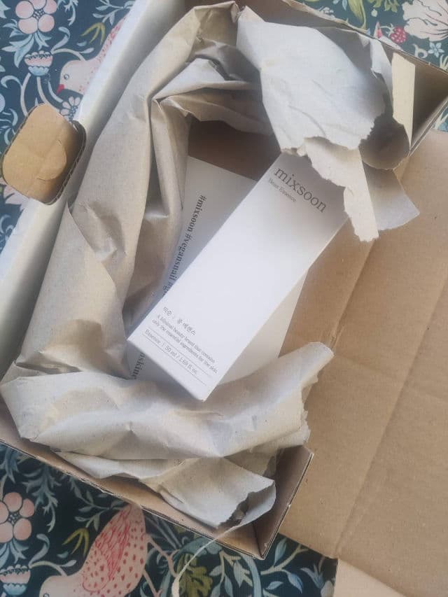 MIXSOON Bean Essence review photo by skinwithmadsx