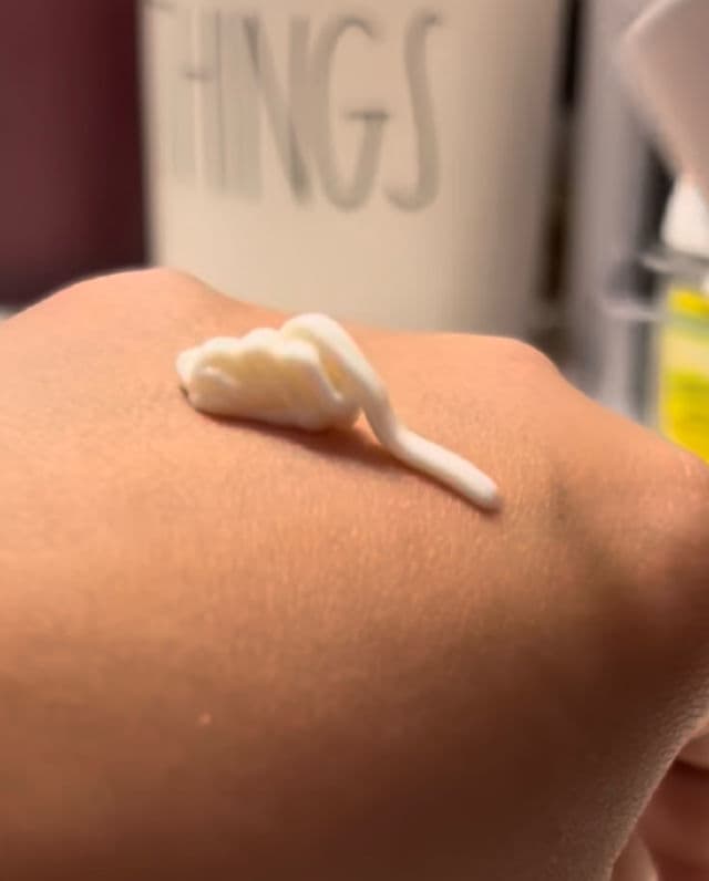 Romer Moisturize All Day Hydrating Lotion review photo by gl0wwithme