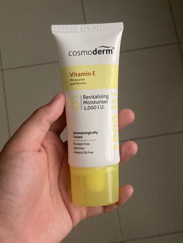 Cosmoderm Vitamin E Revitalising Moisturiser 1000 I.U. review photo by auntysheep