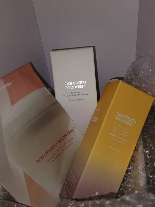 HaruHaru WONDER Black Rice Moisture Airyfit Sunscreen SPF50+/PA++++ review photo by yuriloveju