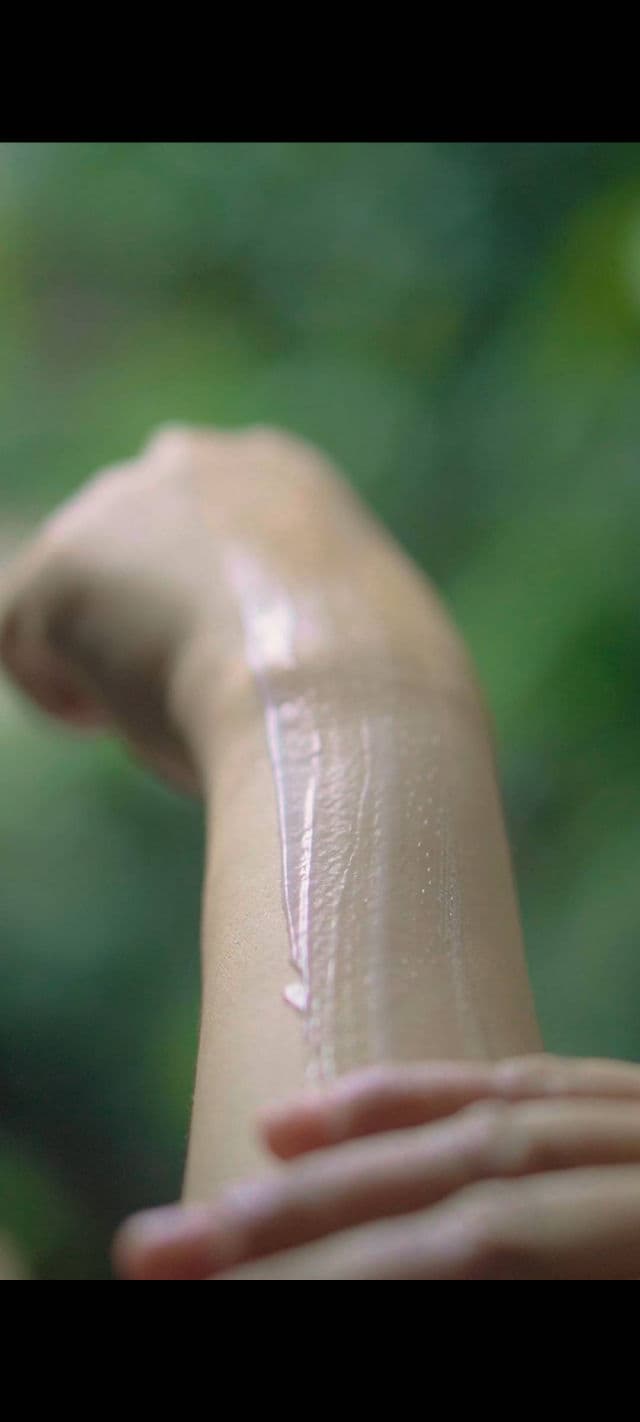 Luxe Organix Niacinamide + Alpha Arbutin Whitening Serum Lotion review photo by PickyGlay