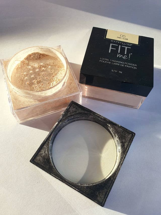Maybelline Fit Me Mineral Loose Finishing Powder review photo by GlamHuis