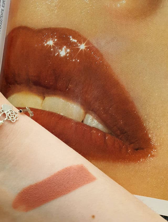 UOMA Beauty Sade review photo by GlamHuis