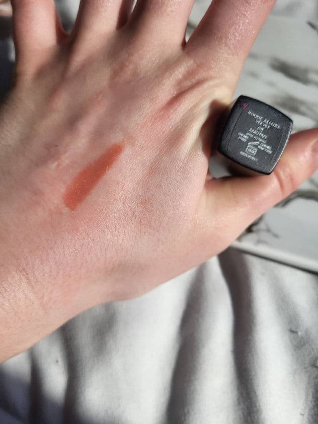 Chanel Rouge Allure Velvet review photo by Char00