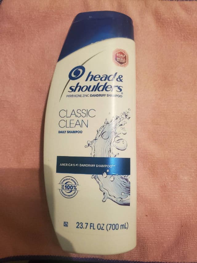 Head & Shoulders Classic Clean Dandruff Shampoo review photo by luvmeeh89
