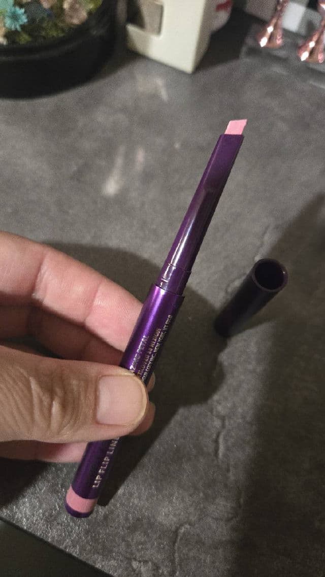 CoverGirl Simply Ageless Lip Flip Liner 230 Amazing Petal review photo by luvmeeh89