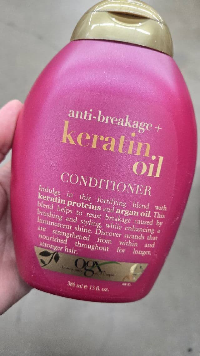 OGX Strength & Length Keratin Oil Conditioner review photo by luvmeeh89