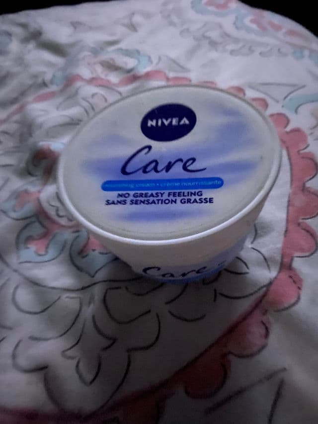 Nivea Care Intensive Nourishment Quick Absorption Cream review photo by monikalovesuu93