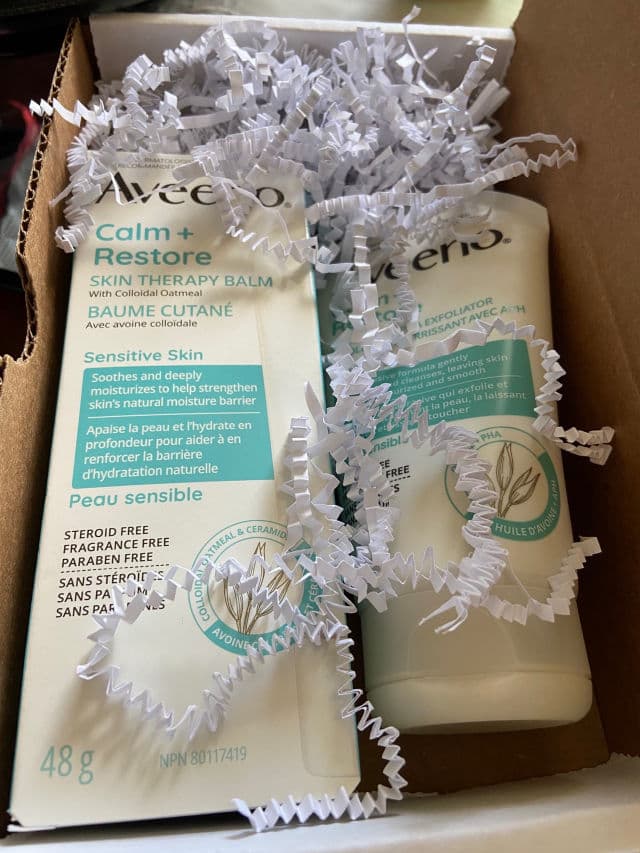 Aveeno Calm + Restore Nourishing PHA Facial Exfoliator review photo by monikalovesuu93