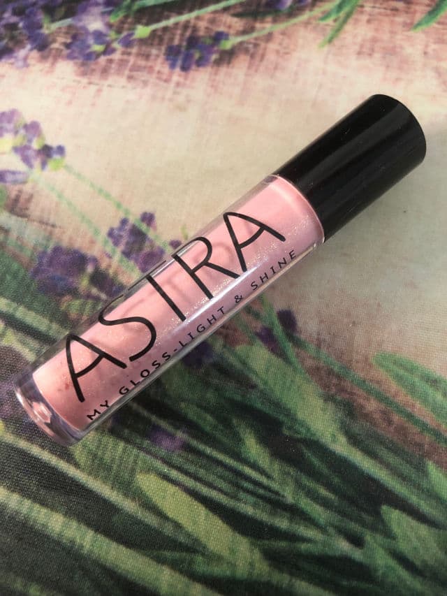 Astra 01 Crystal Transparent review photo by beautyismygossip