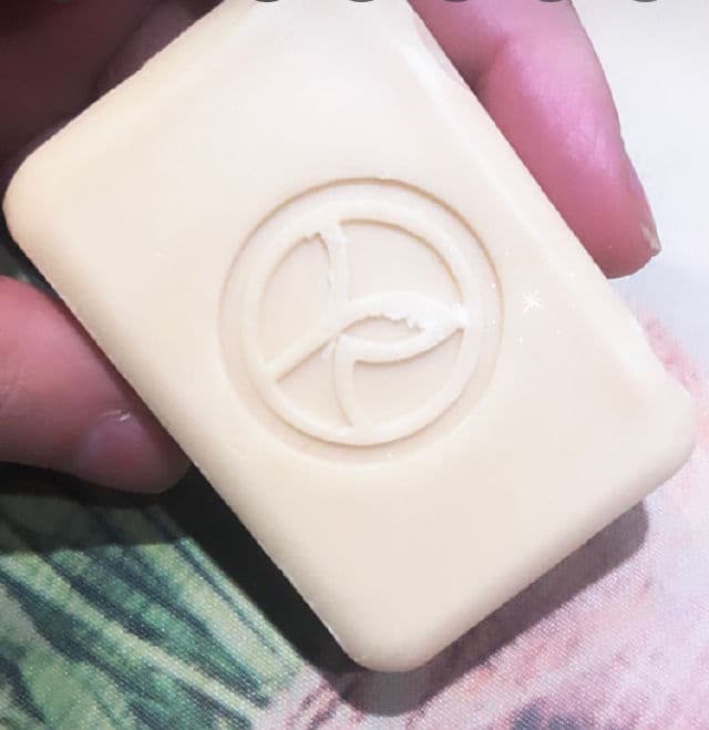 YVES ROCHER Gentle Soap - Coconut review photo by beautyismygossip