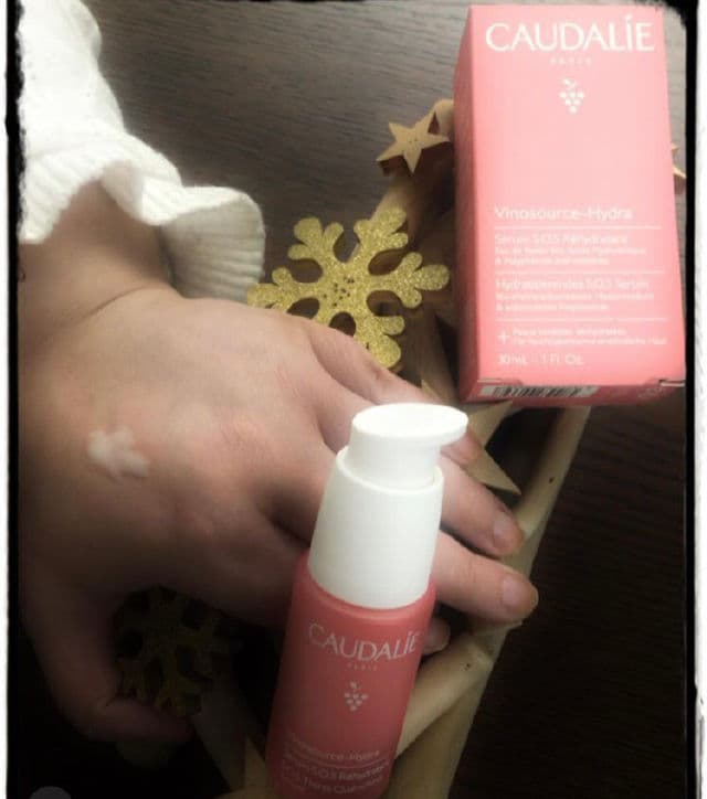 Caudalie Paris Vinosource-Hydra SOS Thirst-Quenching Serum review photo by beautyismygossip