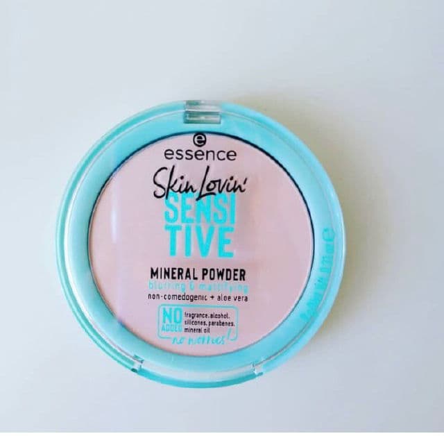 Essence Skin Lovin' Sensitive Mineral Powder review photo by beautyismygossip