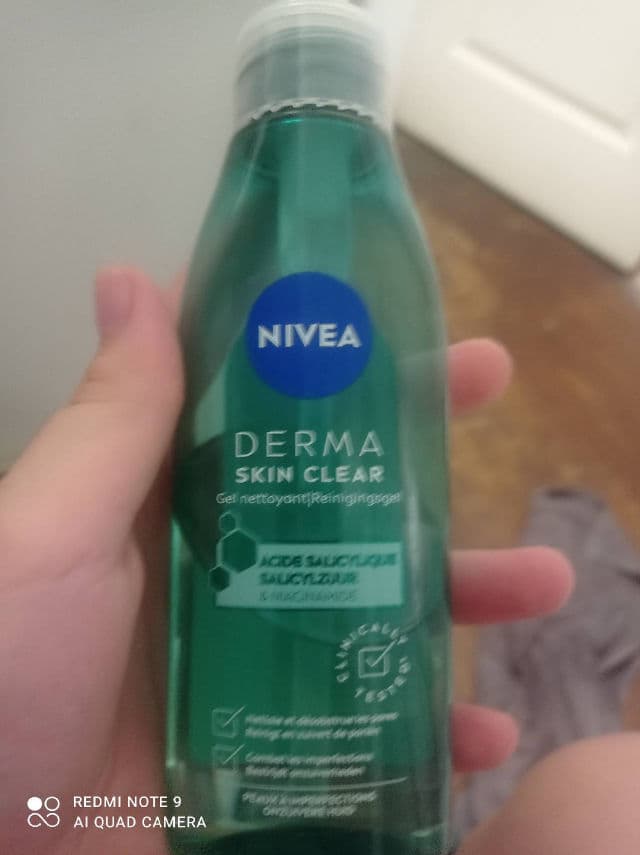 Nivea Derma Skin Clear Wash Gel review photo by Ashee116