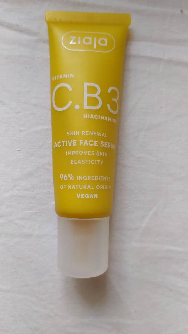 Ziaja Vitamin C. B3 Niacinamide Active Face Serum review photo by LuciZet