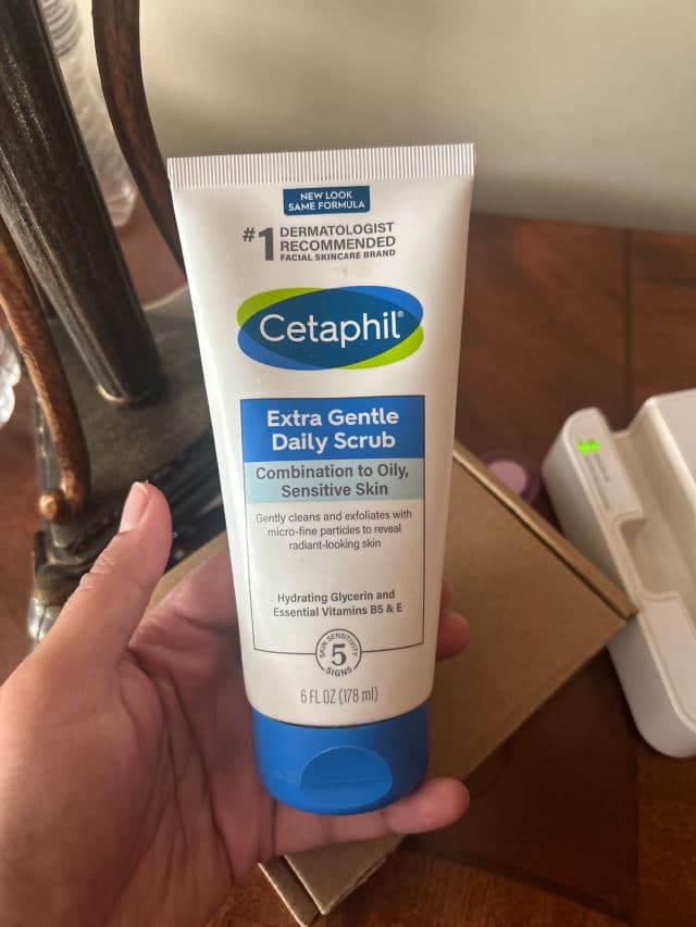 Cetaphil Extra Gentle Daily Scrub review photo by Creativemom