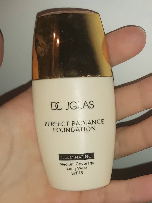 Douglas Perfect Radiance Illuminating Foundation SPF 15 review photo by sofikoo