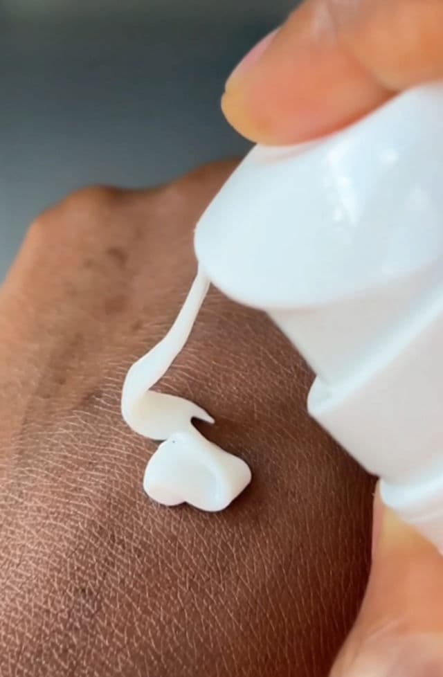 SOS Serum SOS SPF 50 Sun Cream review photo by Zebbyzee