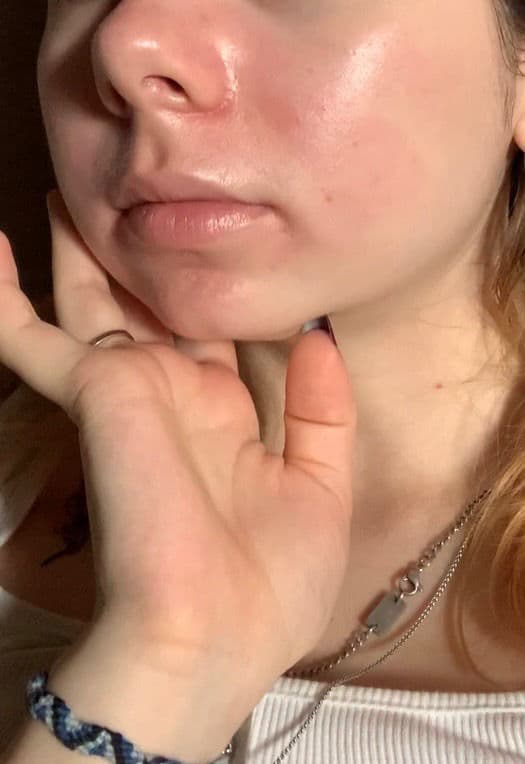 La Roche-Posay Lipikar Baume Light AP+M review photo by Eli050