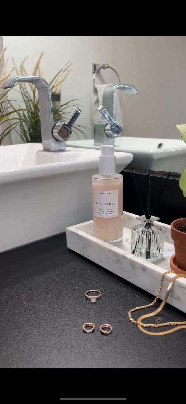 Herbivore Botanicals Pink Cloud Rosewater + Tremella Creamy Jelly Cleanser review photo by Tiwa