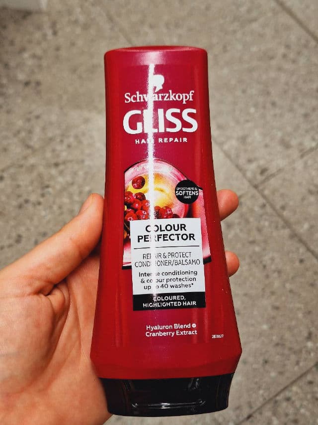 Schwarzkopf Gliss Ultimate Color Conditioner review photo by angelaemike90