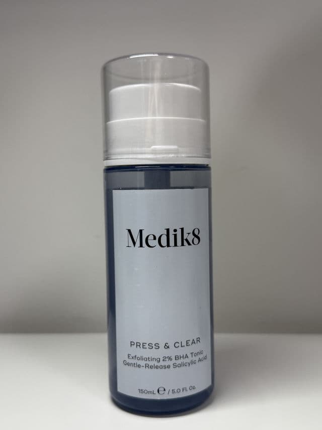 Medik8 Press & Clear Exfoliating 2% BHA Tonic Gentle-Release Salicylic Acid review photo by naskwi