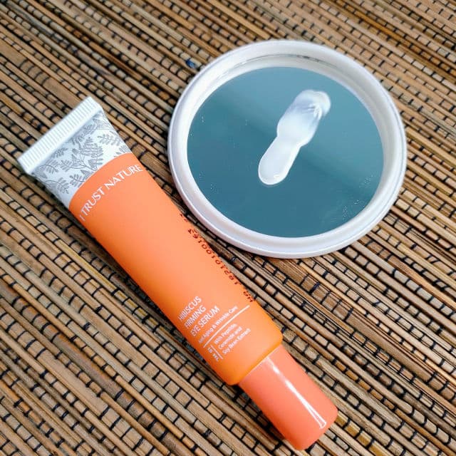I Trust Nature Hibiscus Firming Eye Serum review photo by Ghina