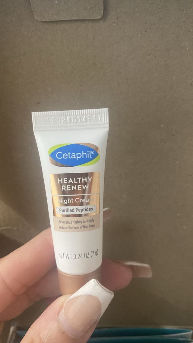 Cetaphil Healthy Renew Night Cream with Purified Peptides review photo by CorieHoopz