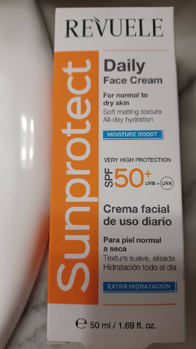 Revuele Sunprotect Daily Face Cream Moisture Boost SPF 50+ review photo by lurayo
