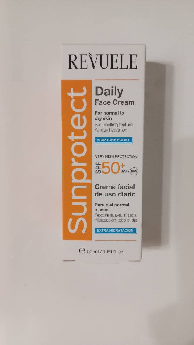 Revuele Sunprotect Daily Face Cream Moisture Boost SPF 50+ review photo by lurayo