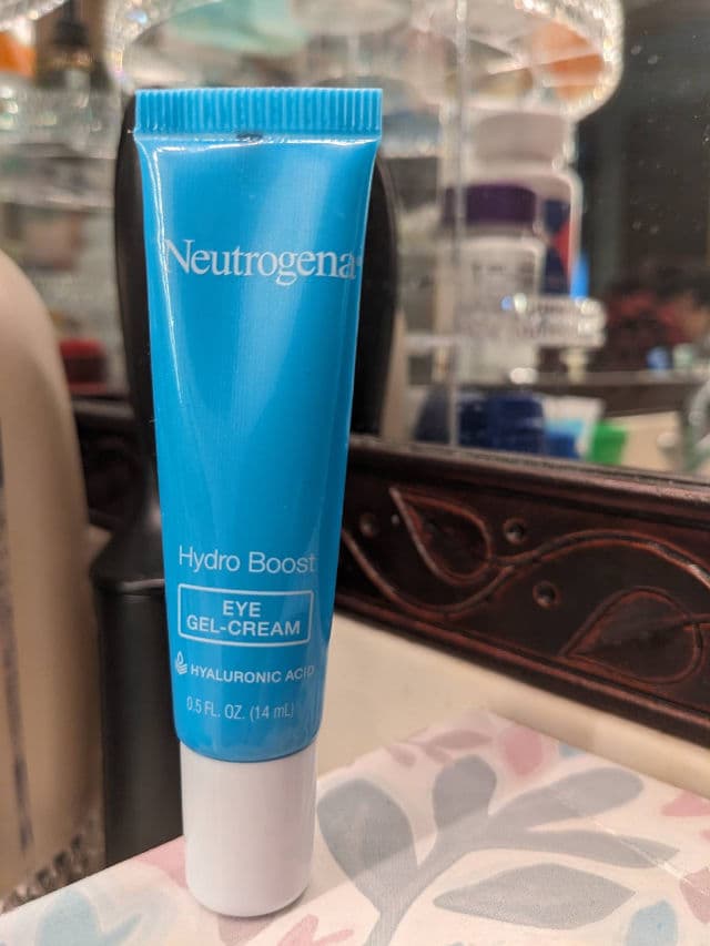Neutrogena Hydro Boost Hyaluronic Acid Gel Eye Cream review photo by Yency93
