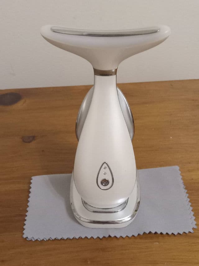 VRAIKO Lily Neck Face Massager review photo by MrsNicGibson