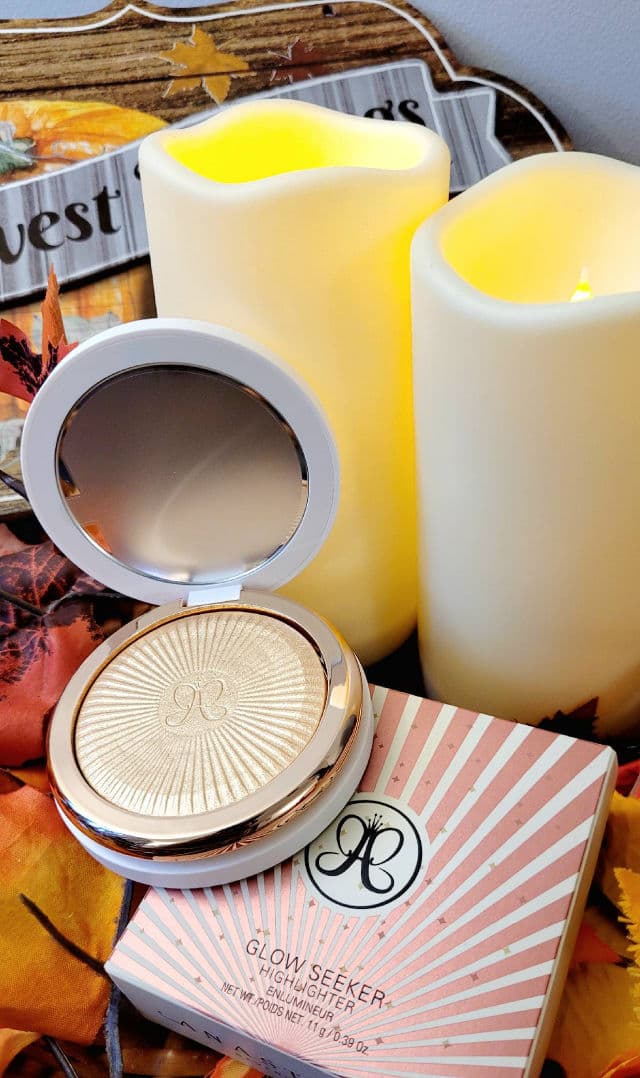 Anastasia Beverly Hills Glow Seeker Highlighter review photo by MilletMillet