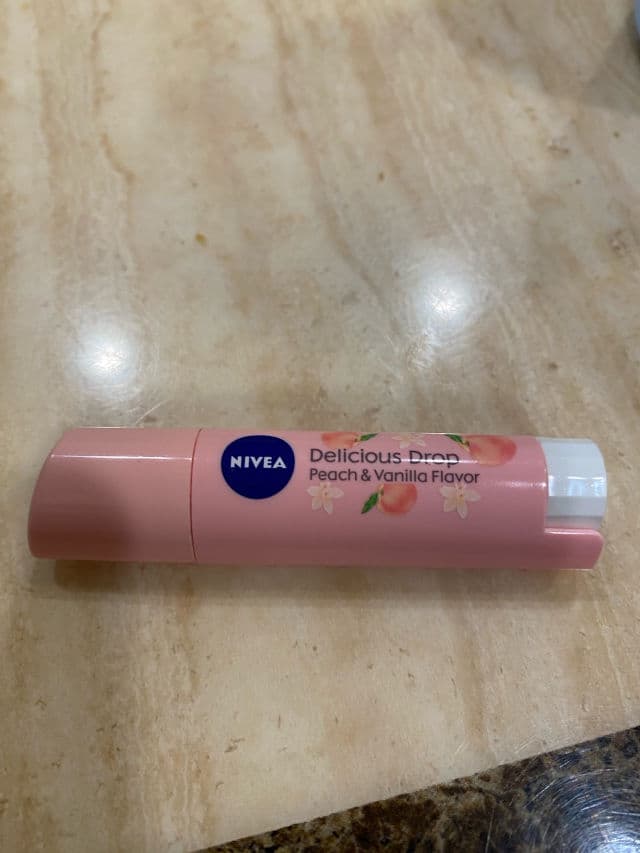 Nivea Peach & Vanilla Flavor Lip Delicious Drop Lip Balm SPF 11 review photo by Jessforbeauty