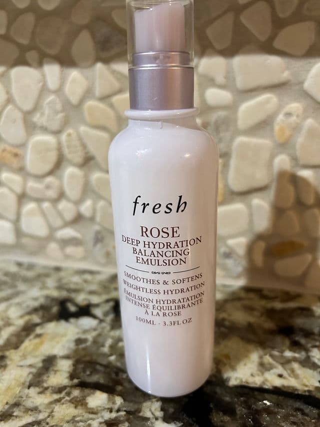 fresh Rose & Hyaluronic Acid Deep Hydration Emulsion review photo by ashwal