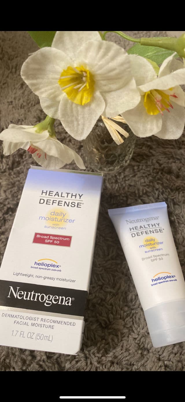 Neutrogena Healthy Defense Daily Moisturizer with Sunscreen Broad Spectrum SPF 50 review photo by vianey98