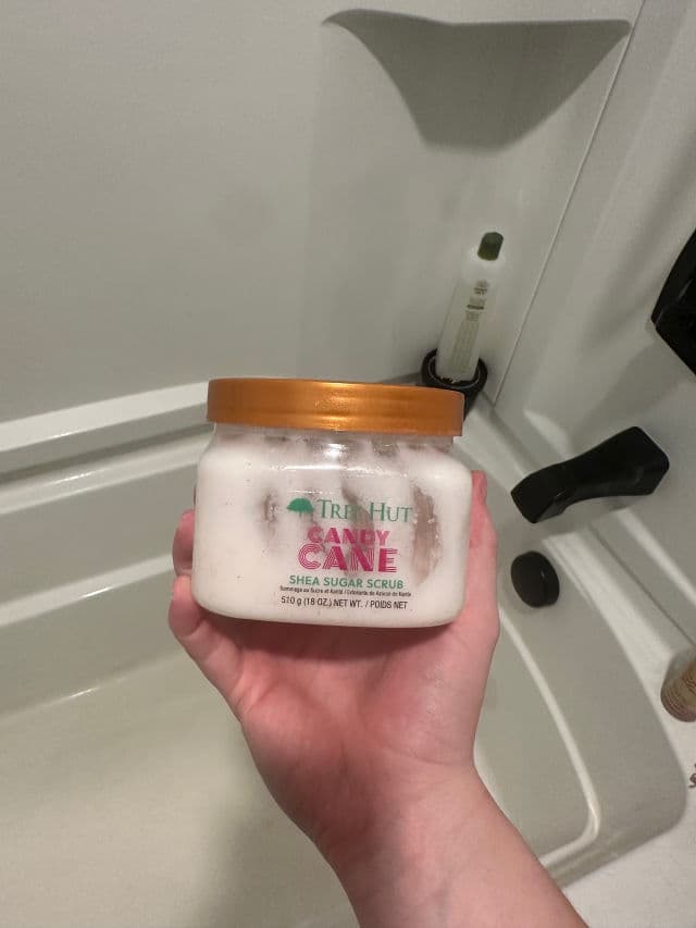 Tree Hut Candy Cane Shea Sugar Scrub review photo by itzemmala