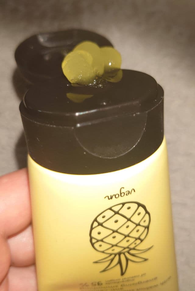 Ziaja Pineapple Skin Care Sorbet Body Scrub review photo by AgeesEasel 