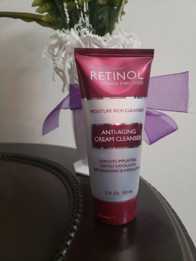 Skincare Cosmetics Retinol Anti-Aging Cream Cleanser review photo by KayleeMayElizabeth