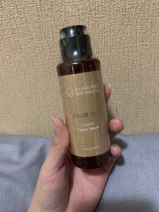 Mineral Botanica Glo It Up CoQ10 Facial Wash review photo by KayleeMayElizabeth