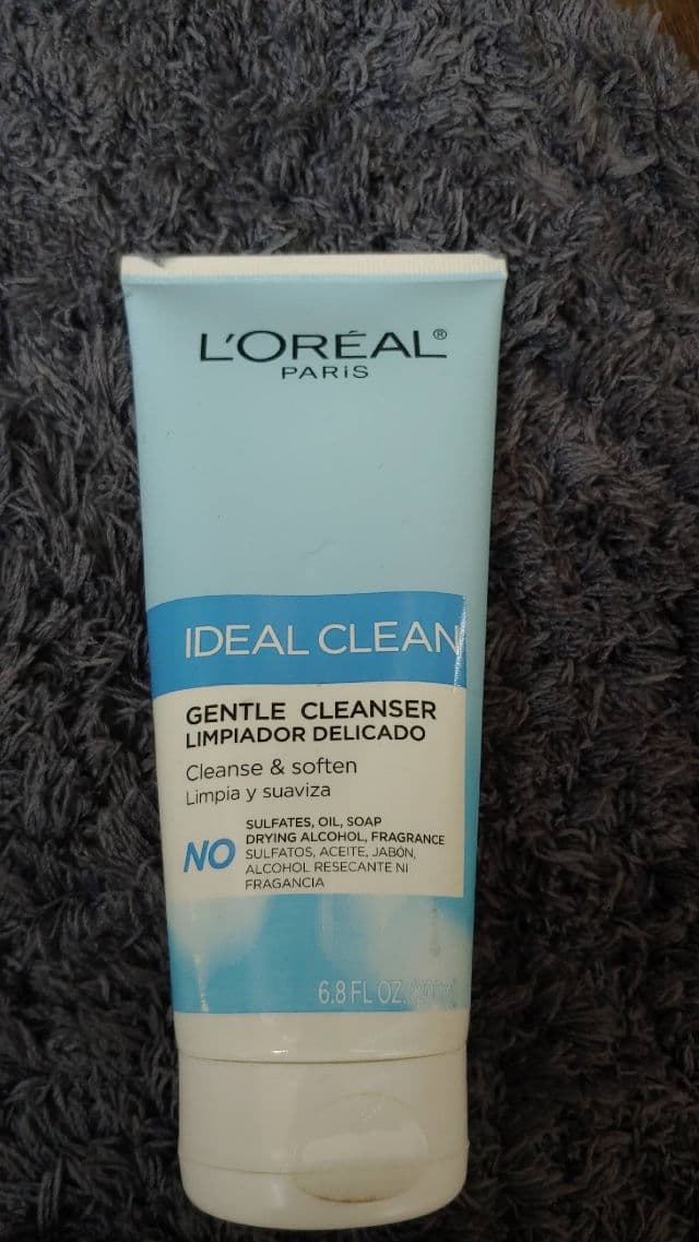 L'Oreal Paris Ideal Clean Gentle Cleanser review photo by zaheema